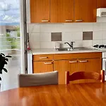 Peachy House דירה
