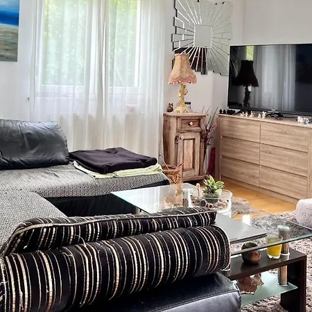 Peachy House * 里耶卡