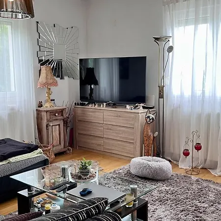 Peachy House Apartmán *